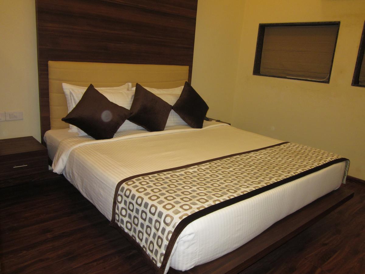 פאטנה Vijaya Tej Clarks Inn מראה חיצוני תמונה